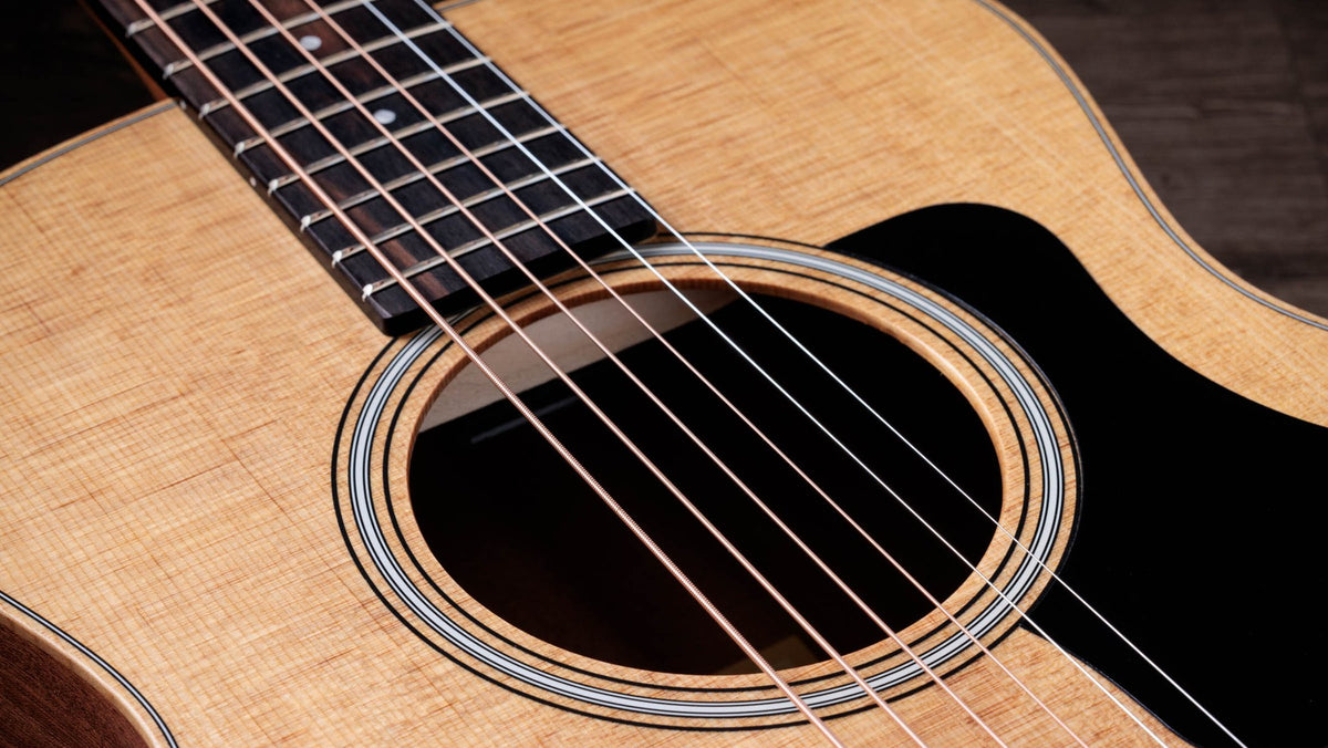 Đàn guitar acoustic Taylor GS Mini màu Natural – cận hoa văn viền lỗ thoát âm (rosette)