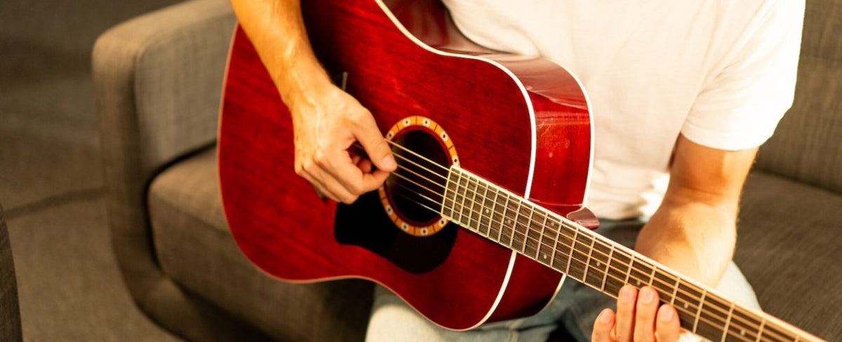 Đàn guitar acoustic Washburn WD100DL màu Trans Wine Red – ảnh người chơi thực tế