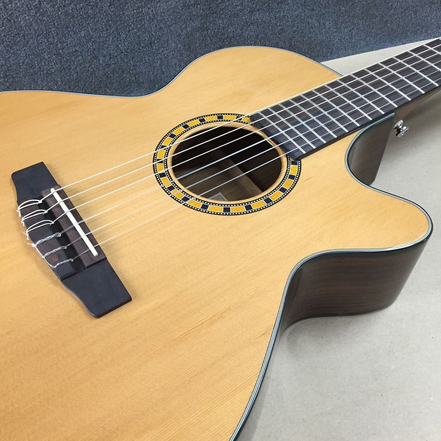 Đàn Guitar Classic Cort CEC7