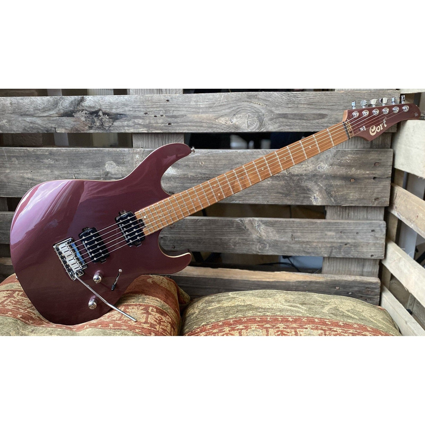 Đàn Guitar Điện Cort G300 Pro, Vivid Burgundy