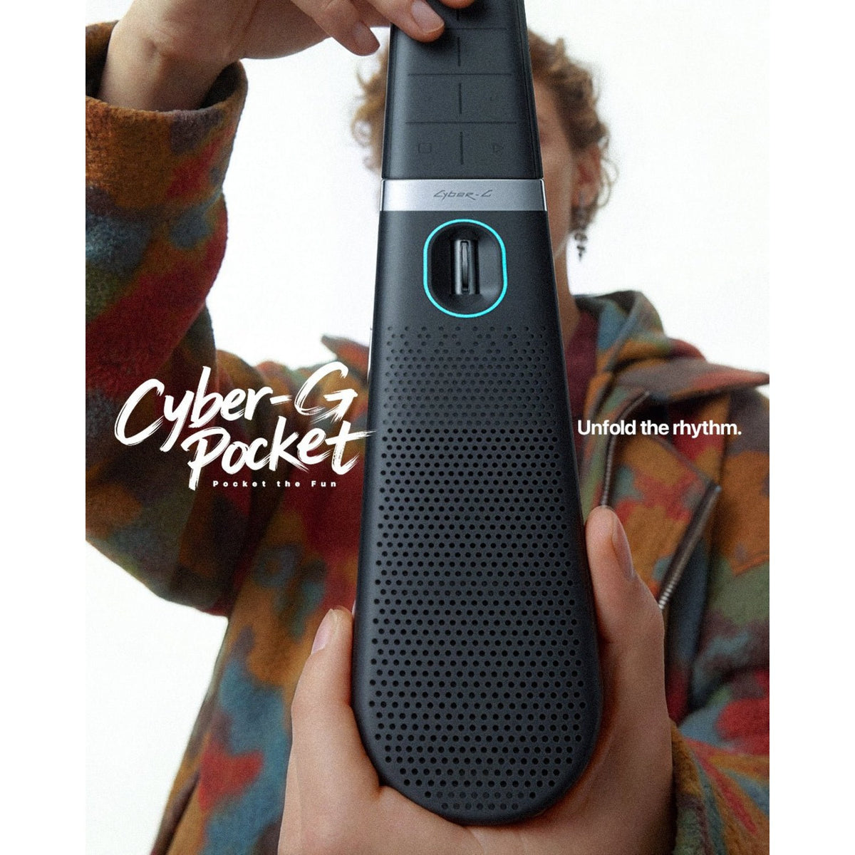 Enya Cyber-G Pocket cầm gọn trong tay
