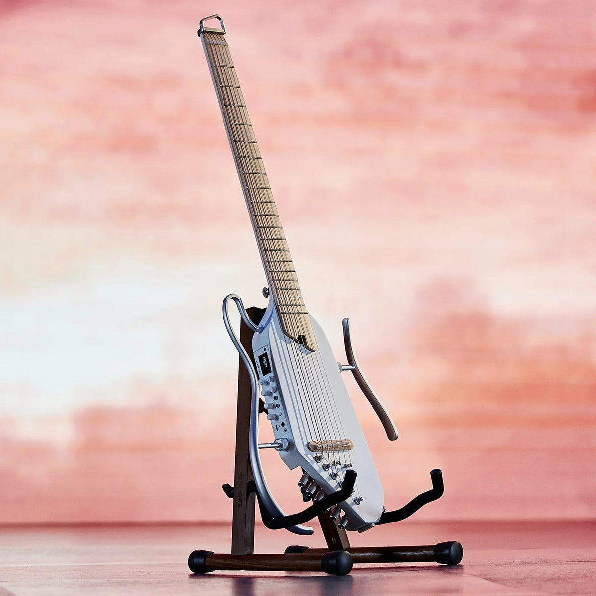 Đàn guitar silent Donner HUSH I Pro màu Metallic White – ảnh chụp thực tế