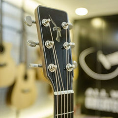 Guitar Acoustic Thuận LP07C LIMITED