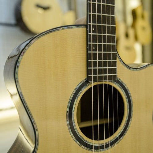 Guitar Acoustic Thuận LP07C LIMITED