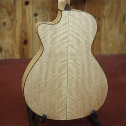 Guitar Acoustic Trần LC32