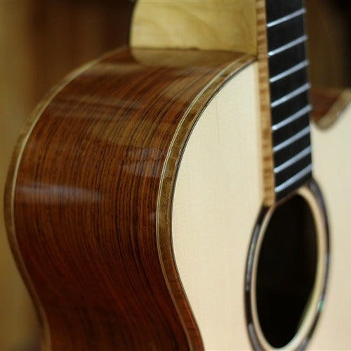 Guitar Acoustic Trần TV60