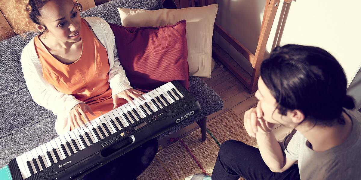 Đàn Organ Casio CT-S200 - góc nghiêng (Đen)