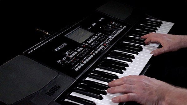 Đàn Organ Korg Pa300 - không gian sử dụng