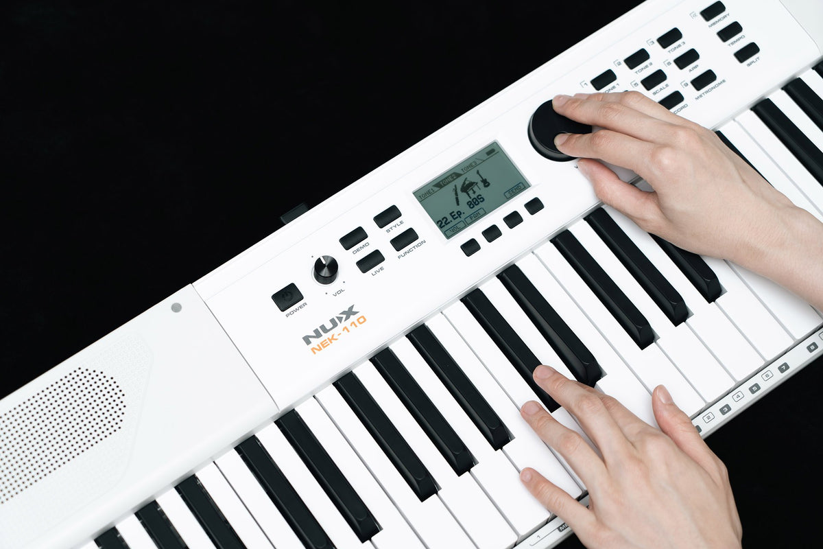 Đàn Organ Nux NEK110 White - bảng điều khiển (Trắng)