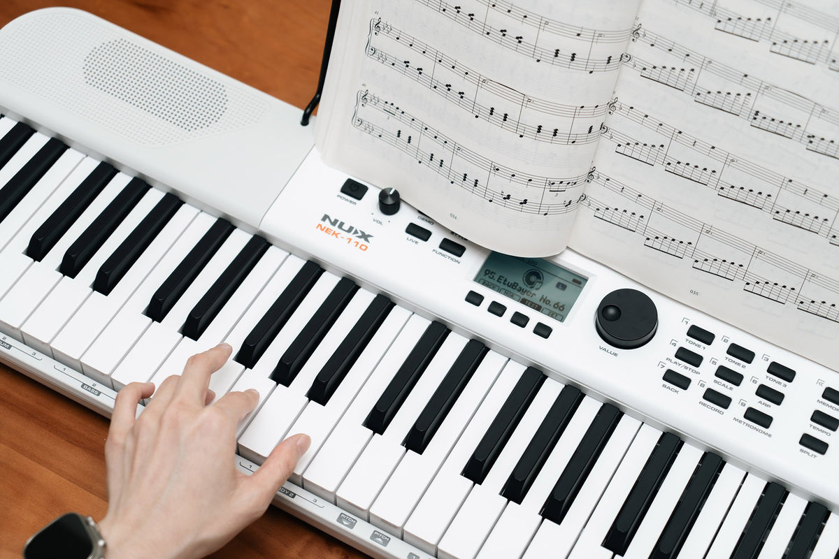 Đàn Organ Nux NEK110 White - cận cảnh chi tiết (Trắng)
