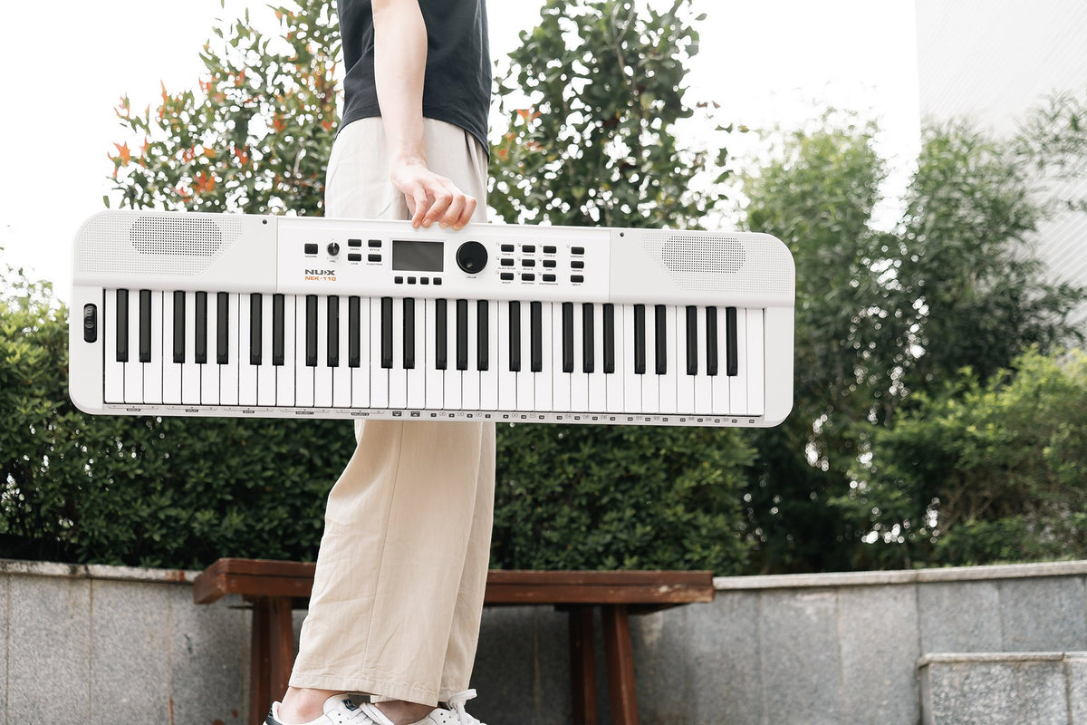 Đàn Organ Nux NEK110 White - không gian sử dụng (Trắng)