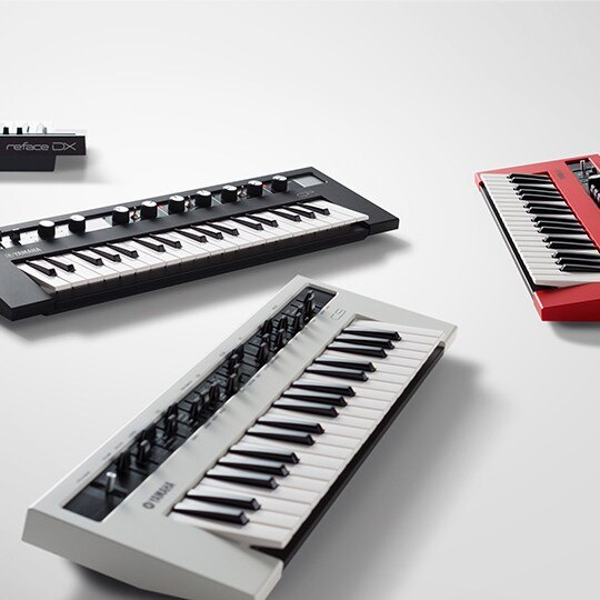Đàn Synthesizer Yamaha reface - góc nghiêng