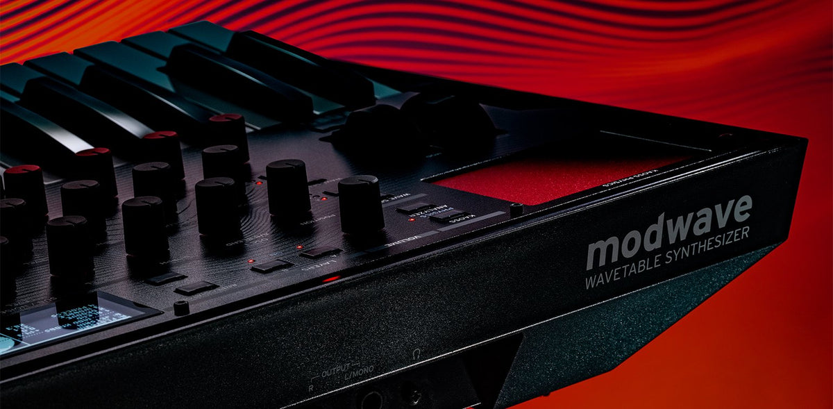 Đàn Synthesizer Korg modwave mk II - mặt sau, cổng kết nối