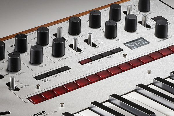 Đàn Synthesizer Korg monologue - cận cảnh chi tiết