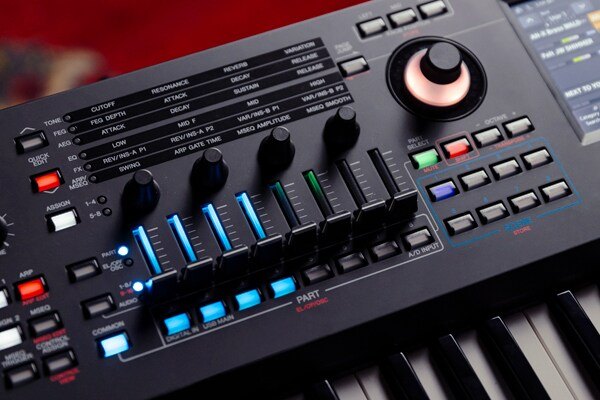 Đàn Synthesizer Yamaha MODX M6 - cận cảnh chi tiết