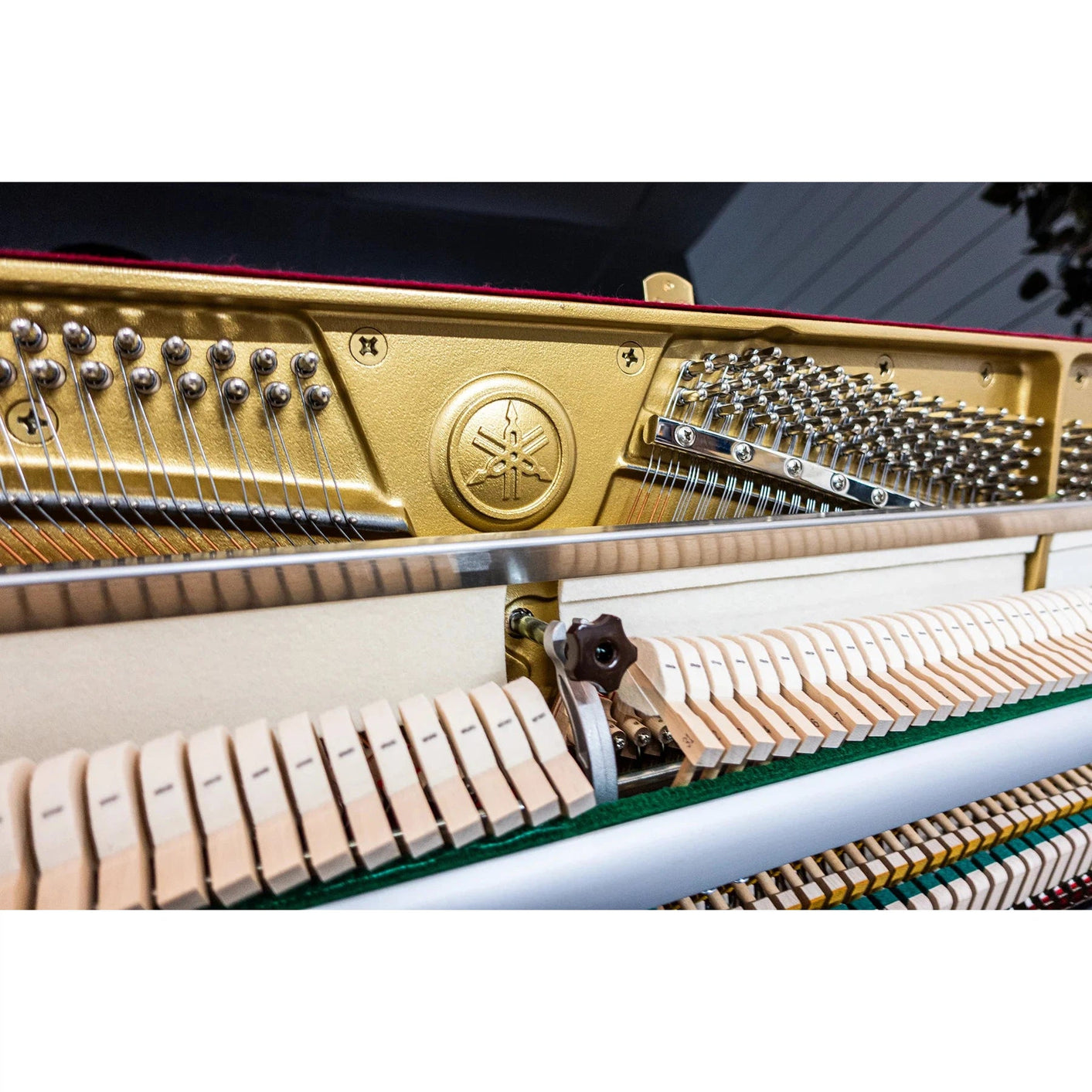 Đàn Piano Cơ Upright Yamaha B2, Polished Ebony