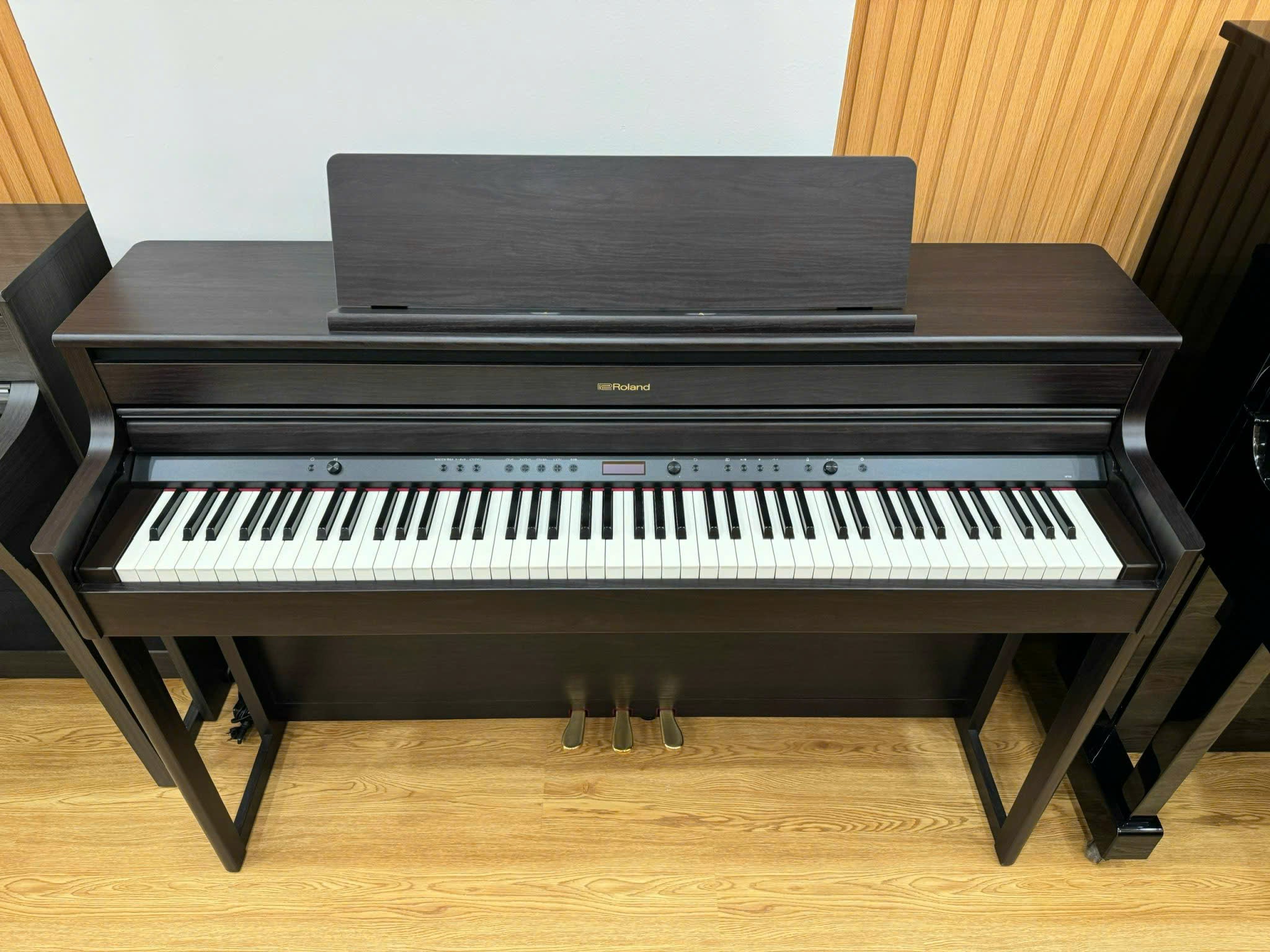 Đàn Piano Điện Roland RP701