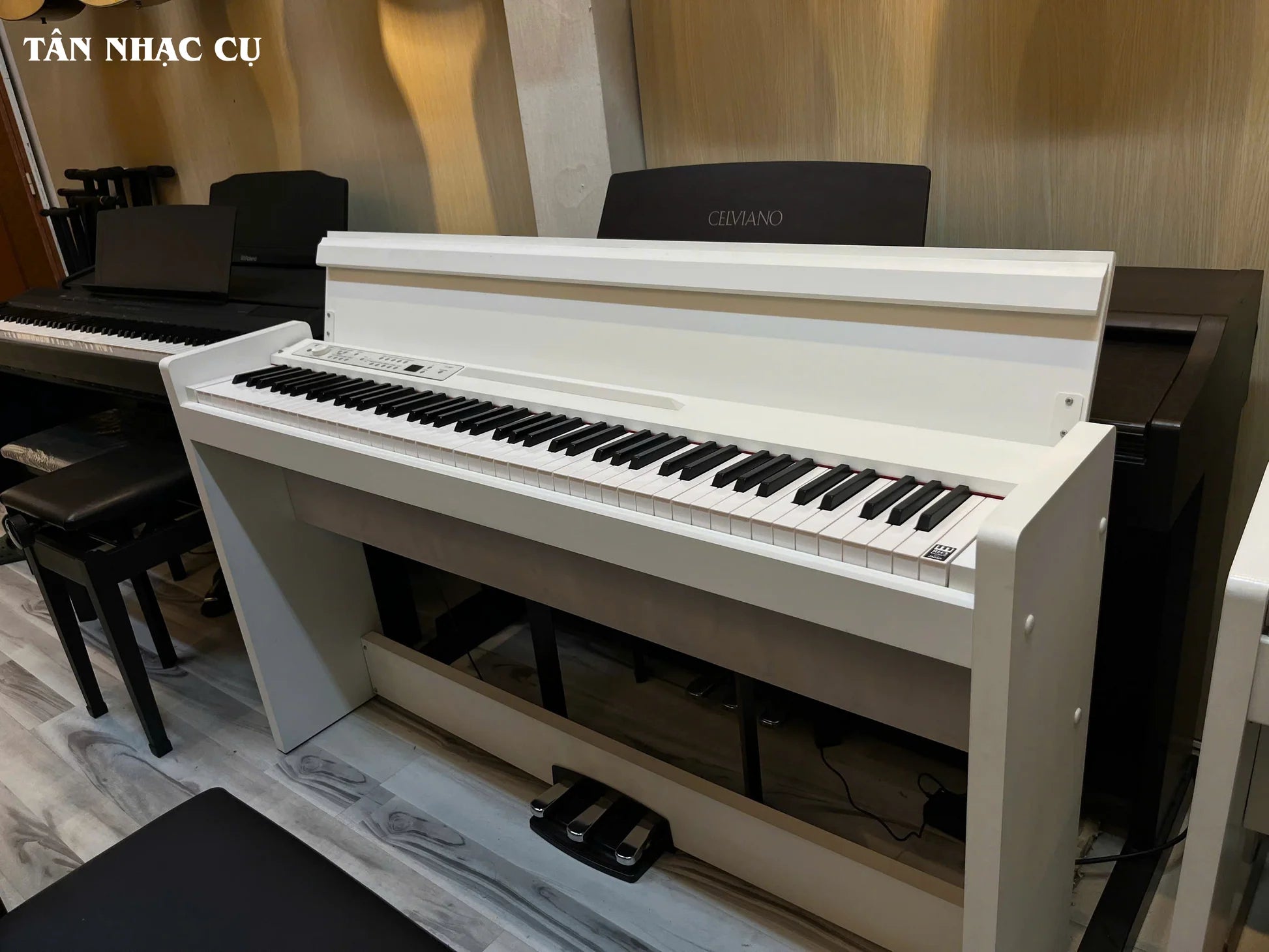 Đàn Piano Điện Korg LP380 White