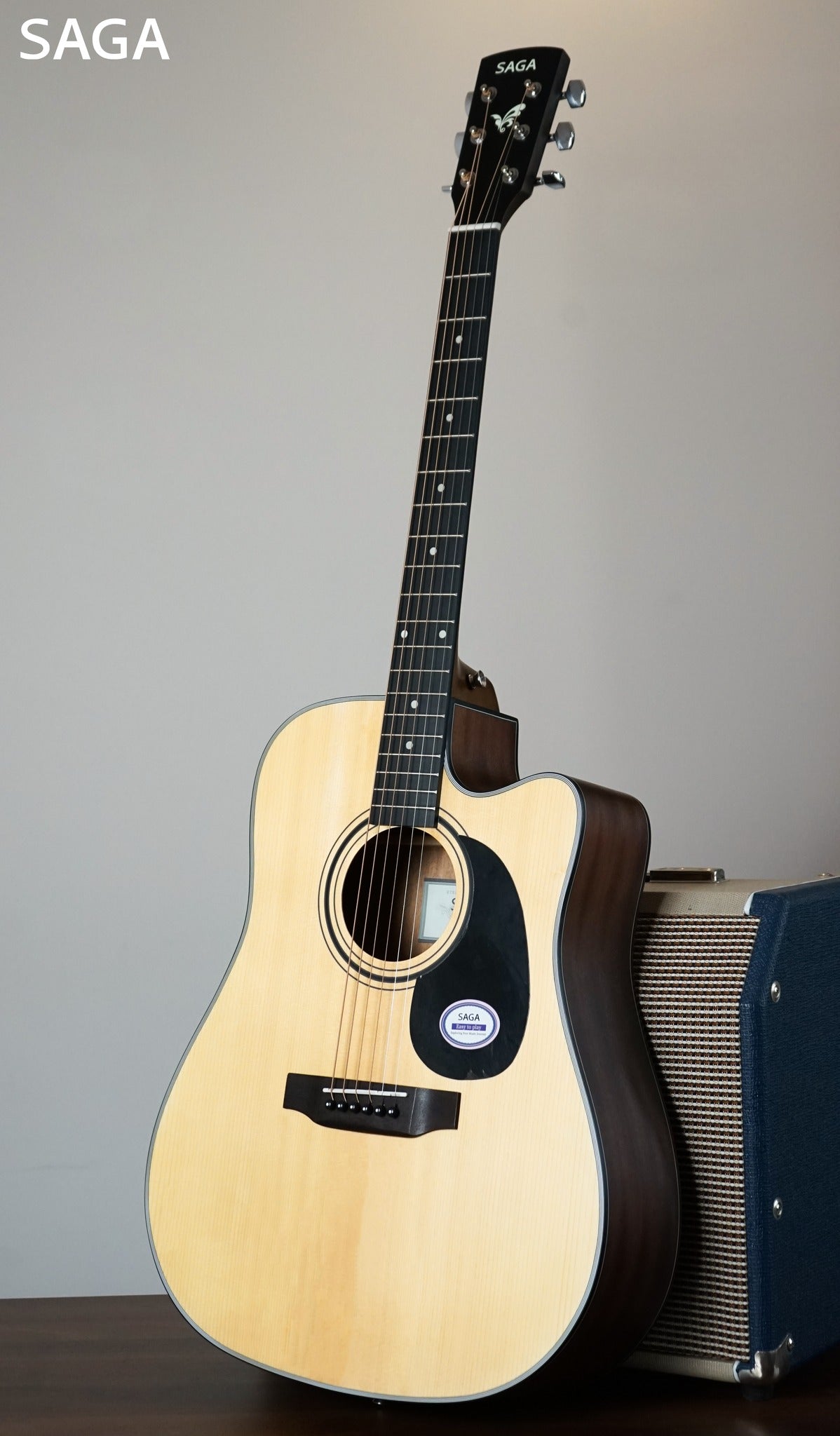 Đàn Guitar Saga SF600C Acoustic