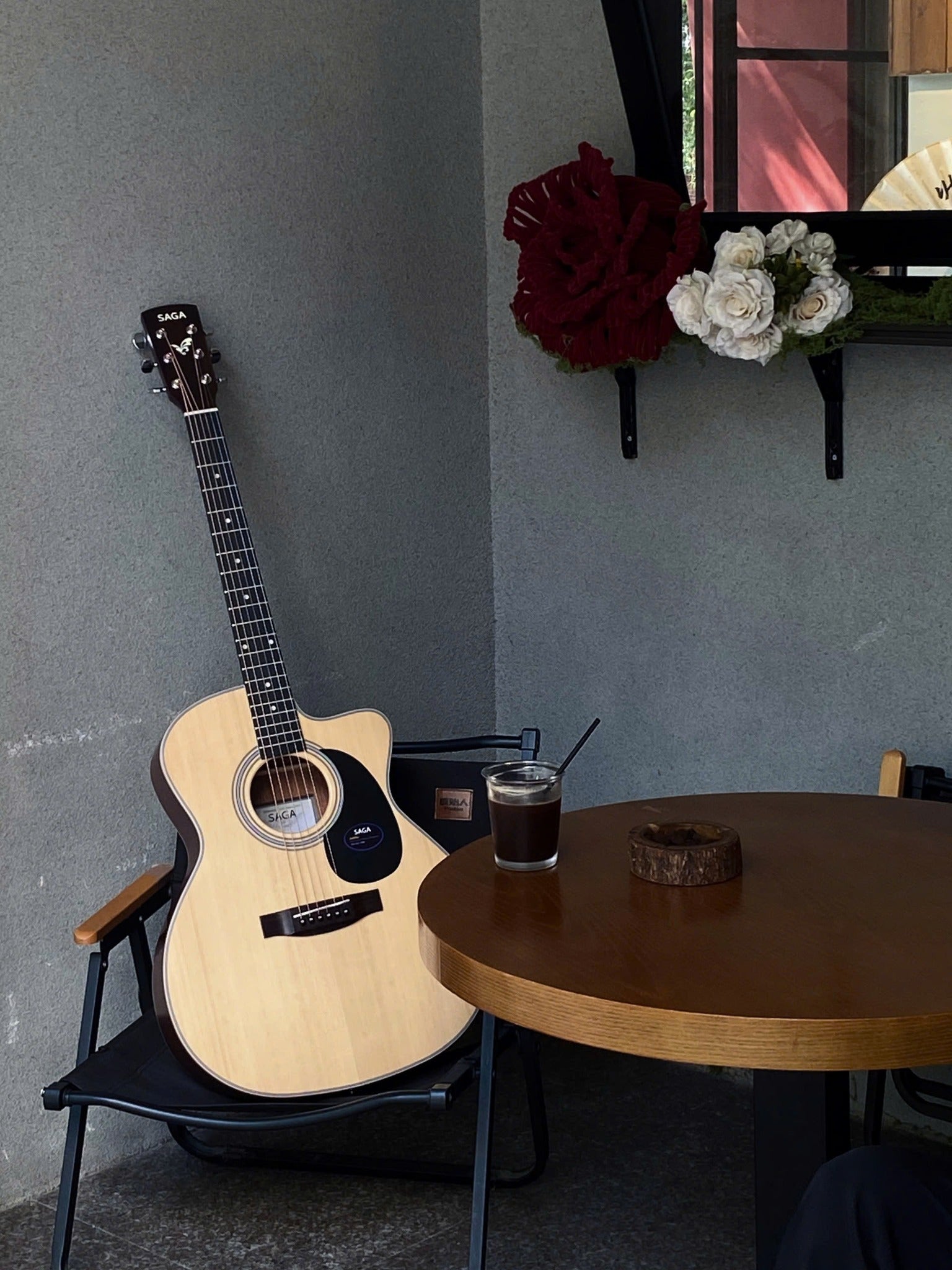 Đàn Guitar Saga SF700GC Acoustic