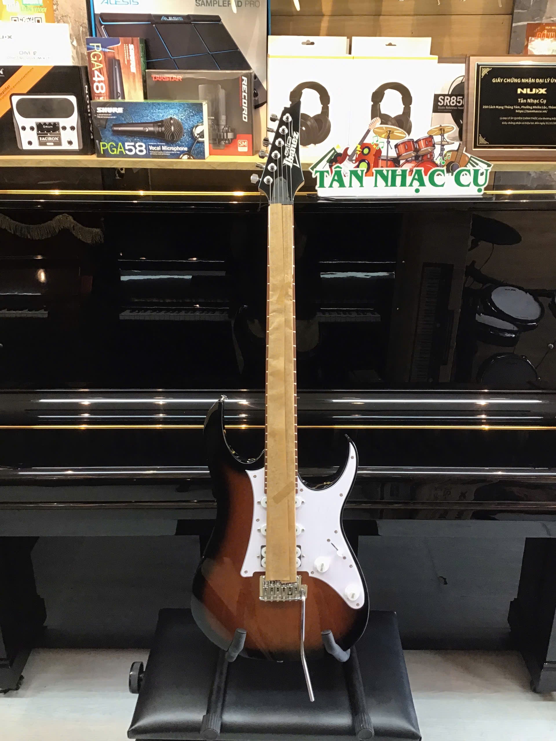 Đàn Guitar Điện Ibanez GIO GRG140 HH Electric Guitar, New Zealand Pine Fingerboard, Sunburst