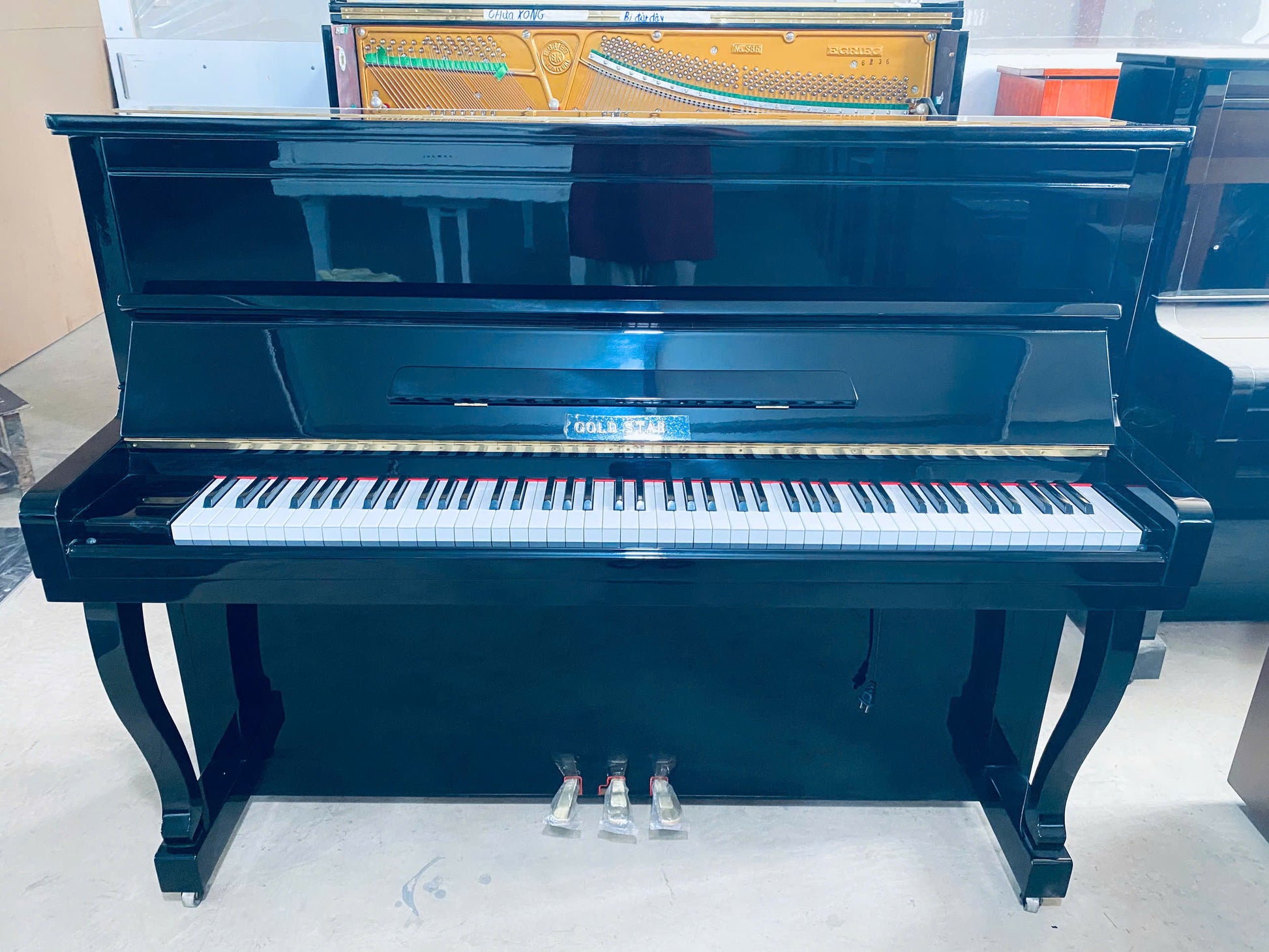 Đàn Piano Cơ Upright Gold Star TG180