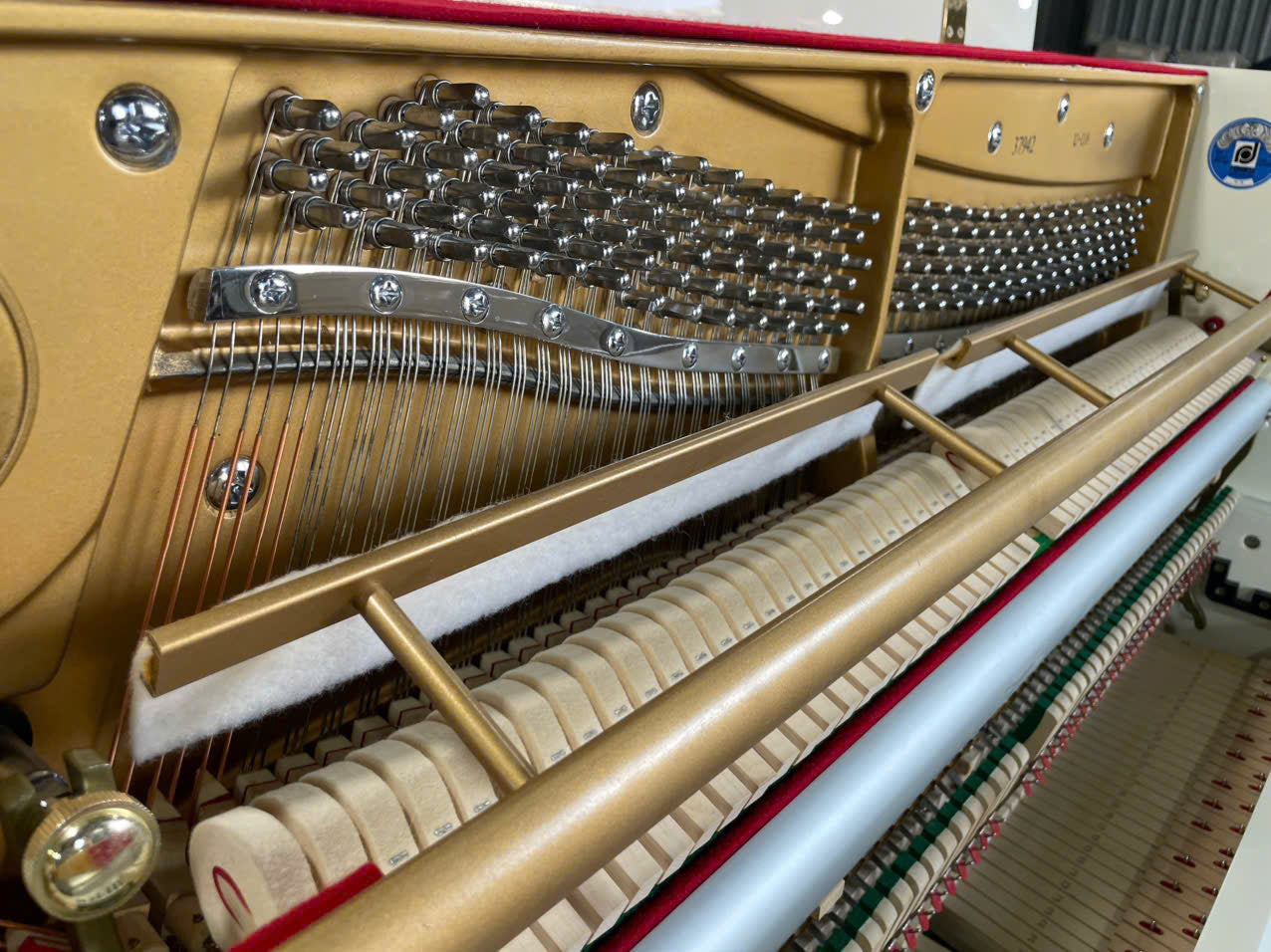 Đàn Piano Cơ Upright Wendl & Lung U118 White