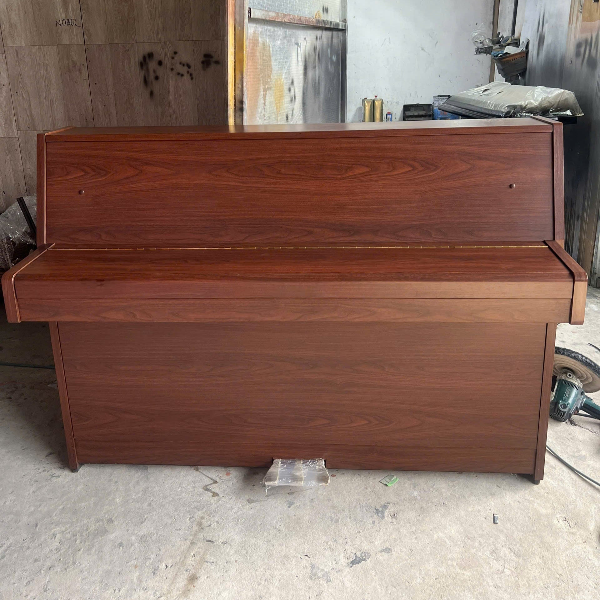 Đàn Piano Cơ Yamaha MC101 Mahogany
