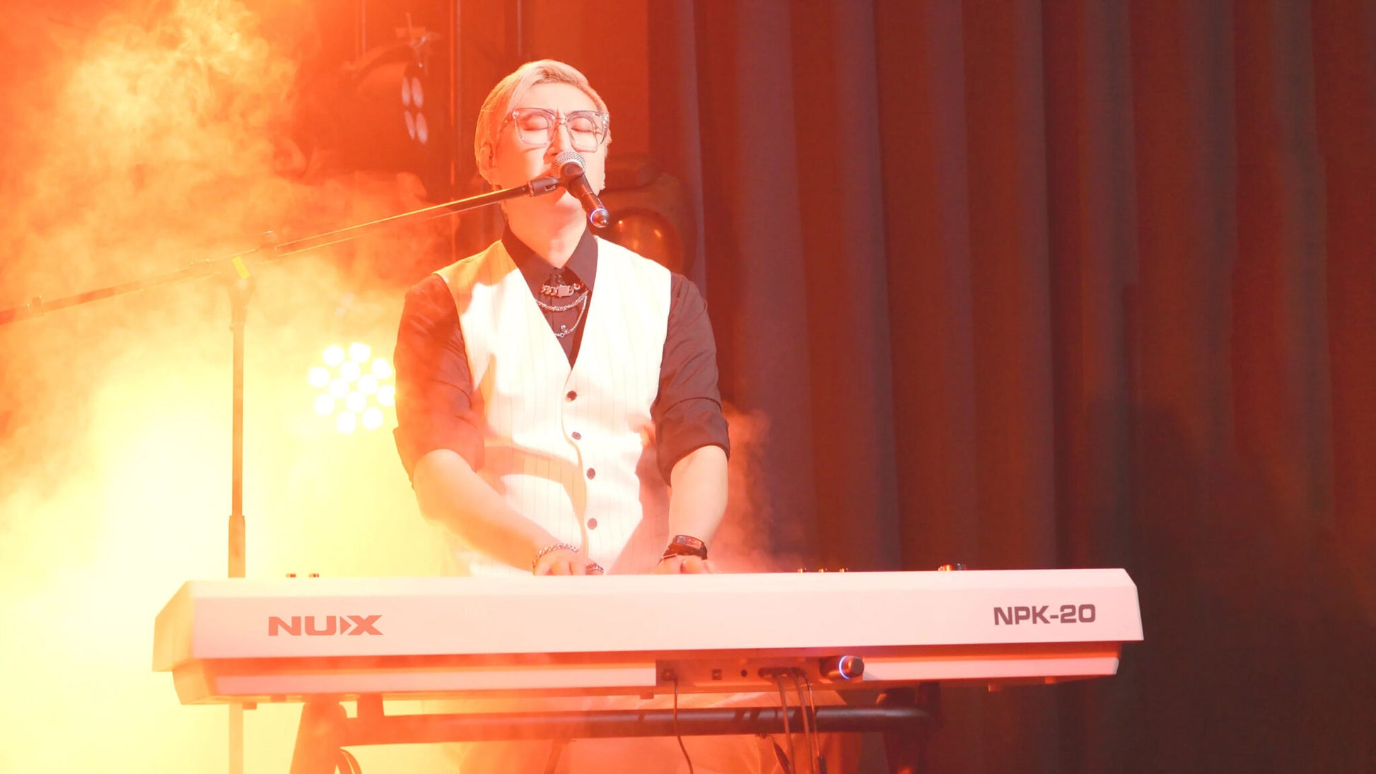 nux npk20 white dan piano