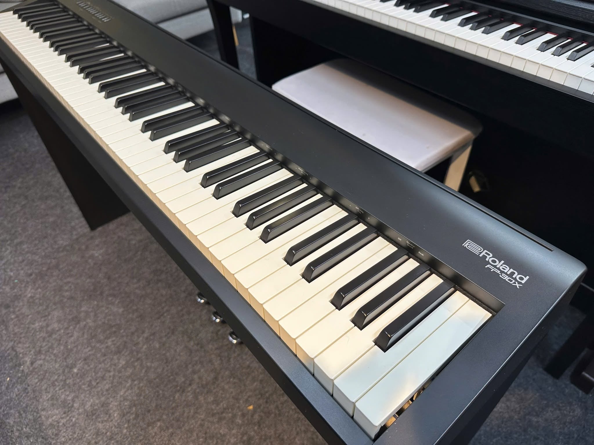 Đàn Piano Điện Roland FP30X