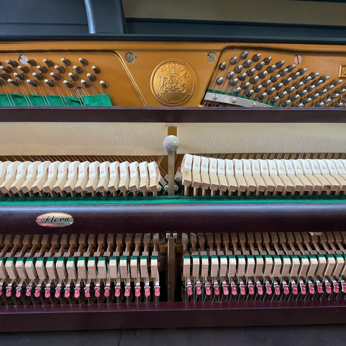 Bộ máy đàn piano cơ Earl Windsor tại TÂN NHẠC CỤ với búa đàn nỉ và khung gang đúc chi tiết sắc nét