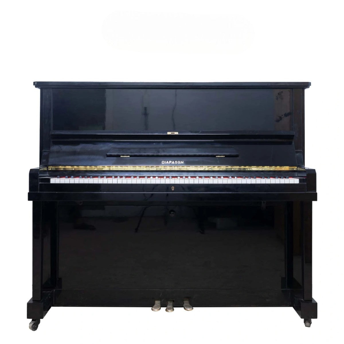 Đàn piano cơ upright TÂN NHẠC CỤ Diapason 125M1 màu đen bóng sang trọng với thiết kế cổ điển tinh tế