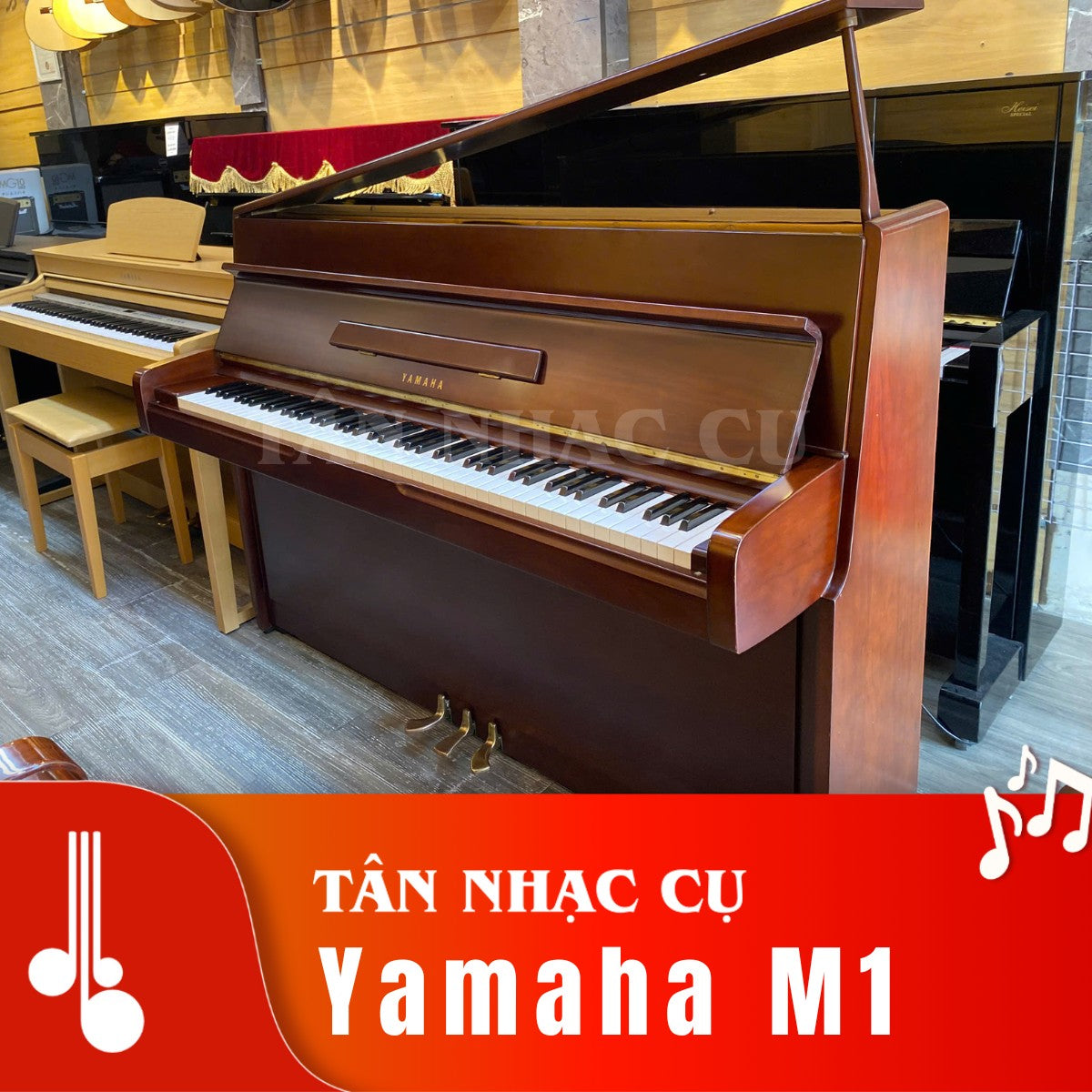 Đàn piano cơ Yamaha M1 màu gỗ nâu sang trọng, thiết kế upright nhỏ gọn tại cửa hàng TÂN NHẠC CỤ