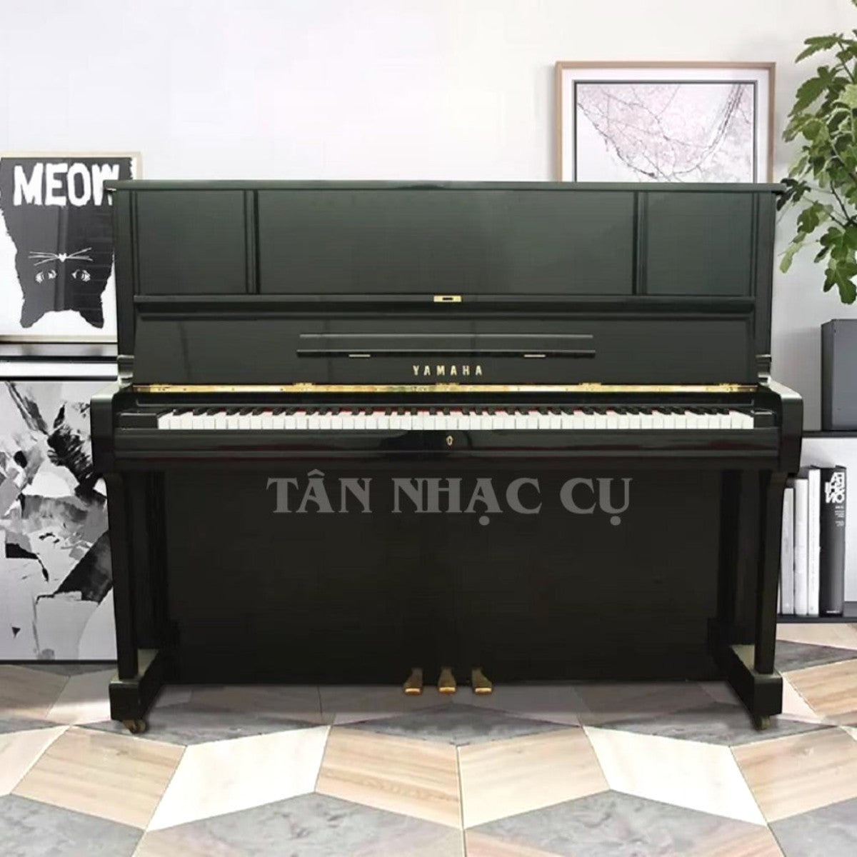 Đàn piano cơ Yamaha UX3 màu đen bóng sang trọng, thiết kế upright cao cấp tại TÂN NHẠC CỤ