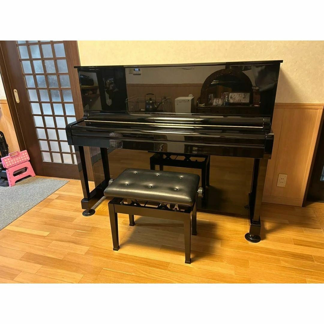 Đàn piano cơ upright Diapason D25B màu đen bóng sang trọng tại TÂN NHẠC CỤ, thiết kế tinh tế và bền bỉ.