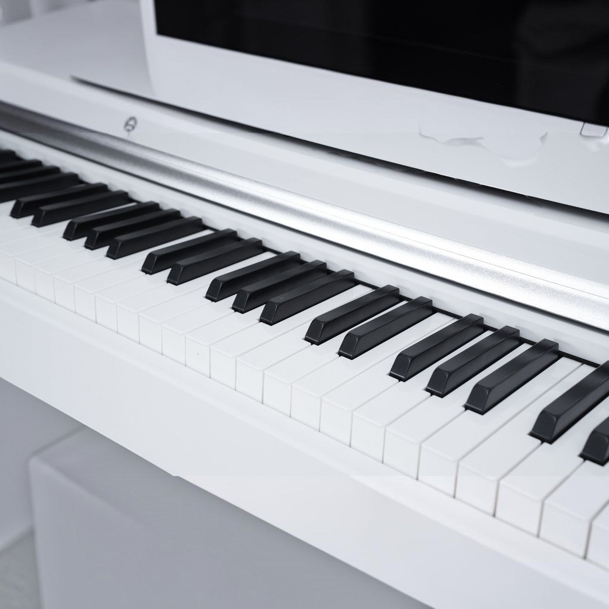 Bàn phím 88 phím màu trắng sang trọng của đàn piano điện TÂN NHẠC CỤ Asahi Aurora Series A205