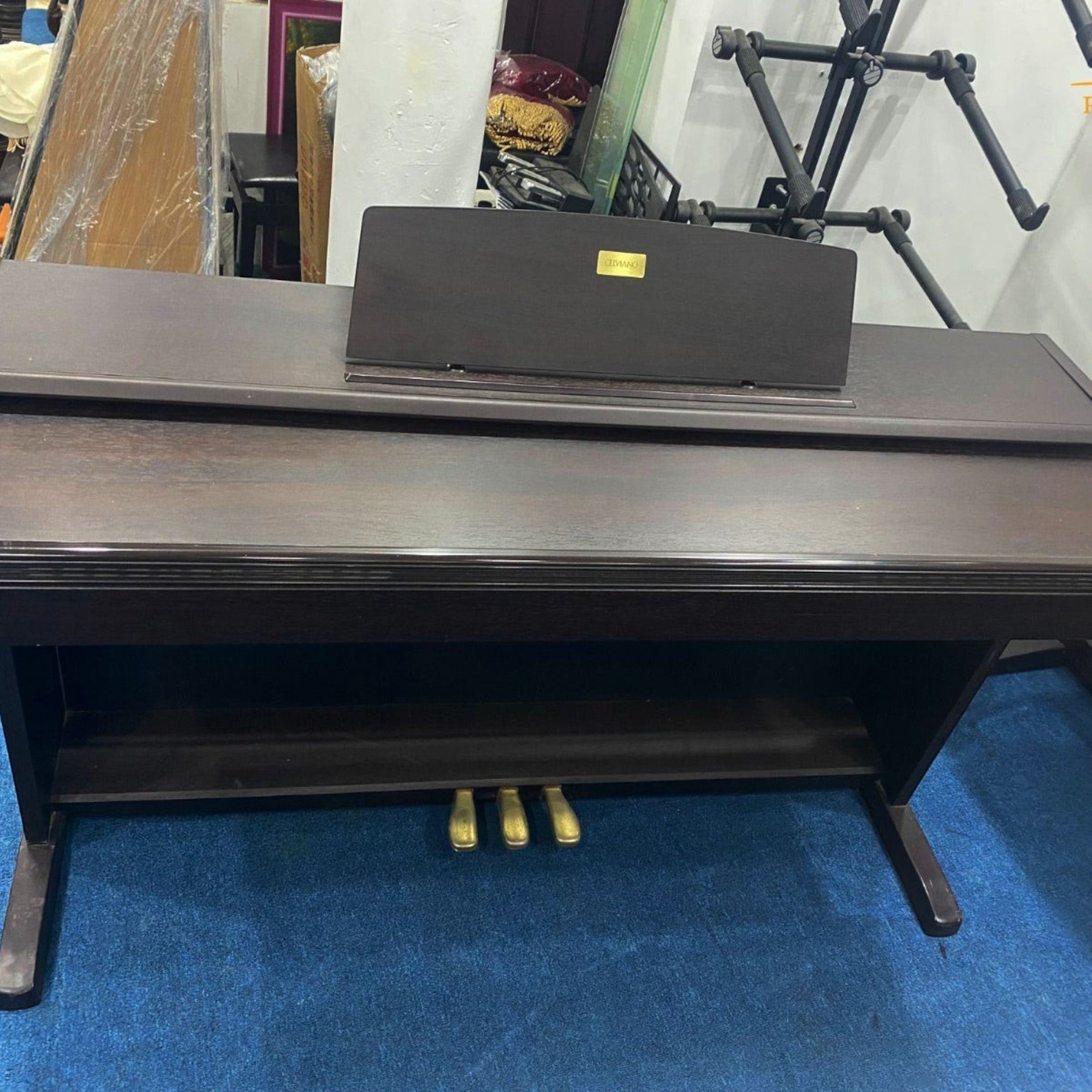 Đàn piano điện Casio AP33 màu nâu gỗ sang trọng với thiết kế cổ điển tại cửa hàng TÂN NHẠC CỤ