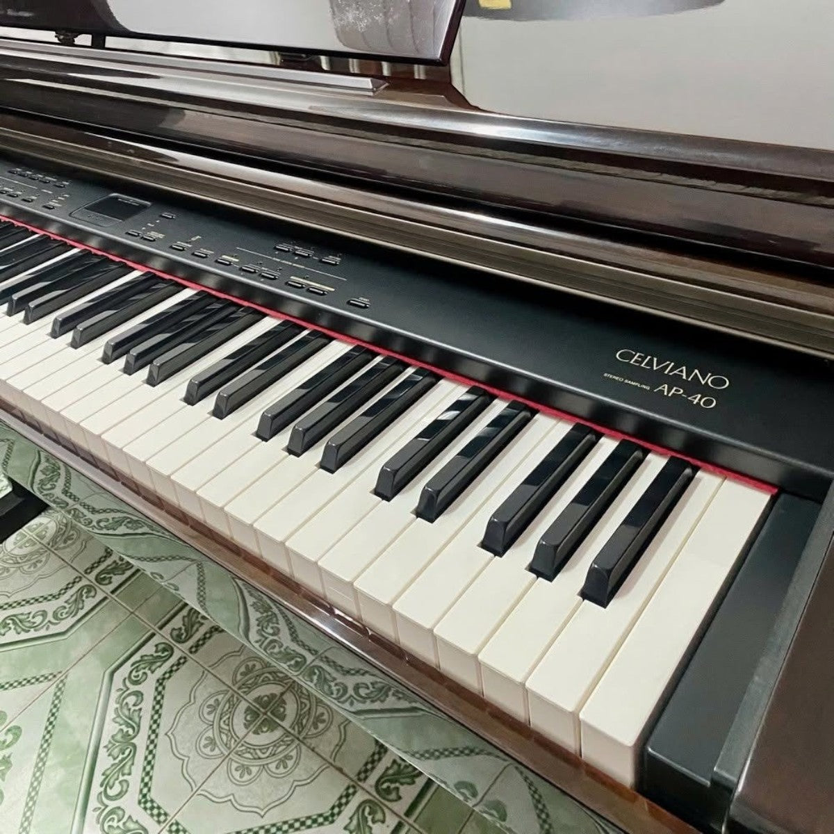 Đàn piano điện Casio AP40 tại TÂN NHẠC CỤ với bàn phím 88 phím búa đàn màu đen bóng sang trọng
