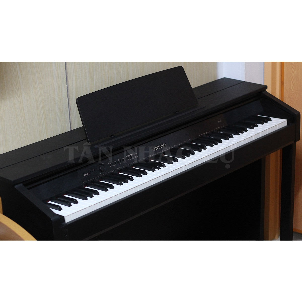 Đàn piano điện Casio AP450 màu đen sang trọng với thiết kế dáng tủ Celviano tại cửa hàng TÂN NHẠC CỤ