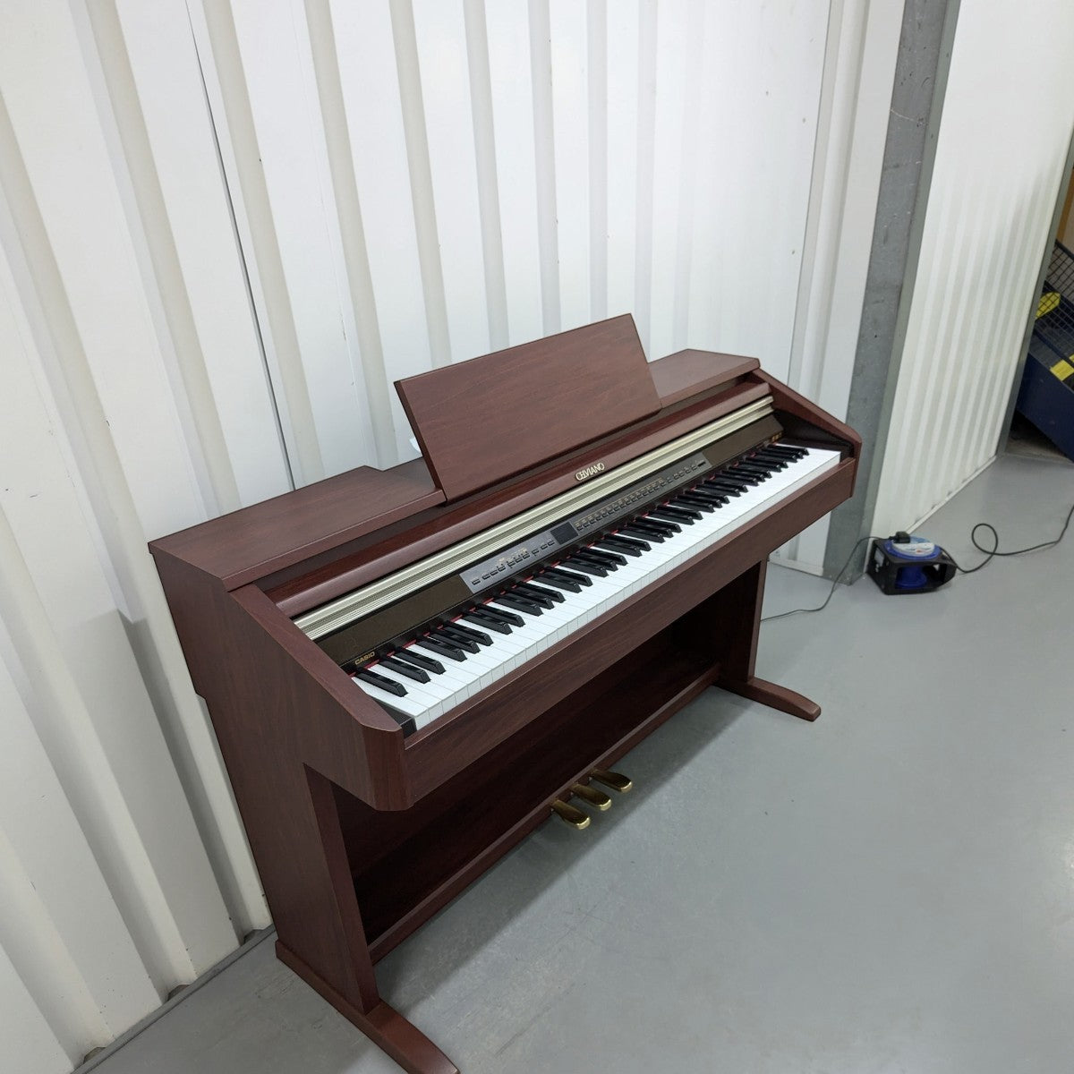 Đàn piano điện Casio AP-500 dáng tủ màu gỗ sang trọng tại TÂN NHẠC CỤ
