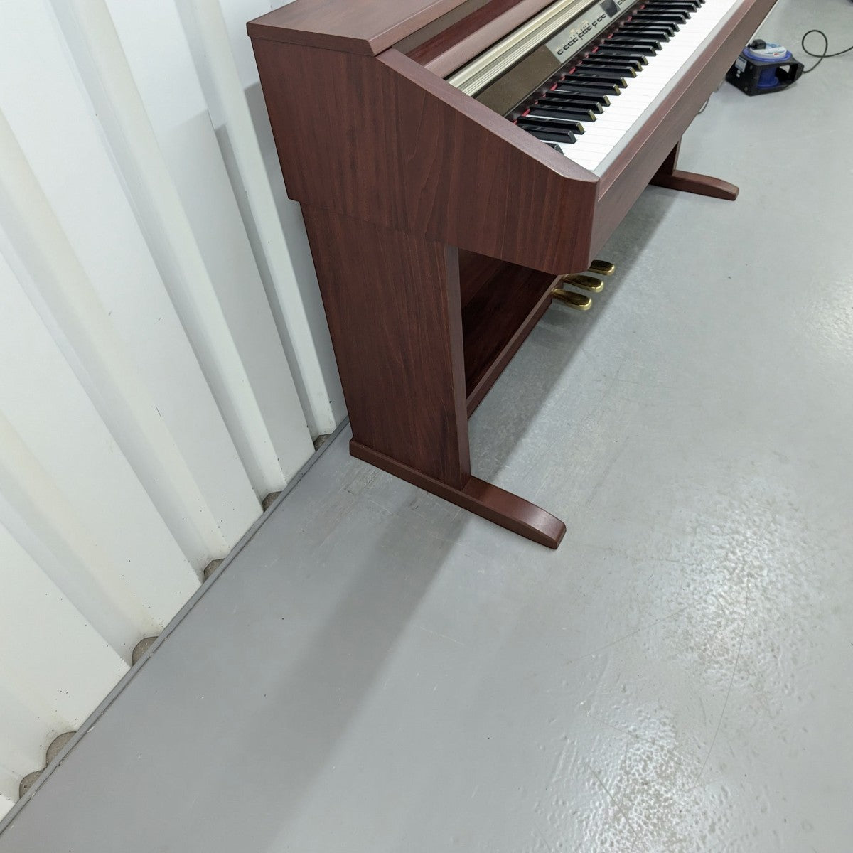 Đàn piano điện Casio AP500 dáng tủ màu gỗ sang trọng tại Tân Nhạc Cụ