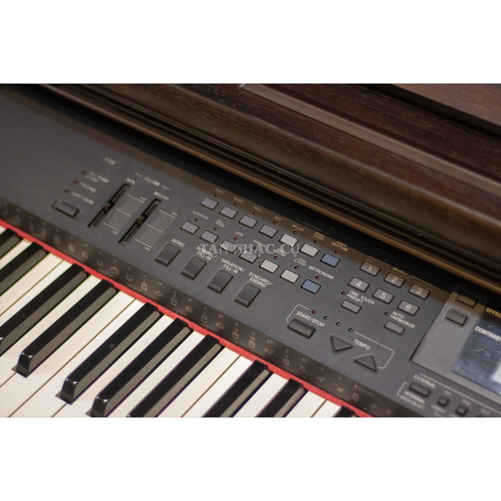Bảng điều khiển và bàn phím đàn piano điện Casio AP-60 tại Tân Nhạc Cụ với các nút chức năng đệm và sequencer
