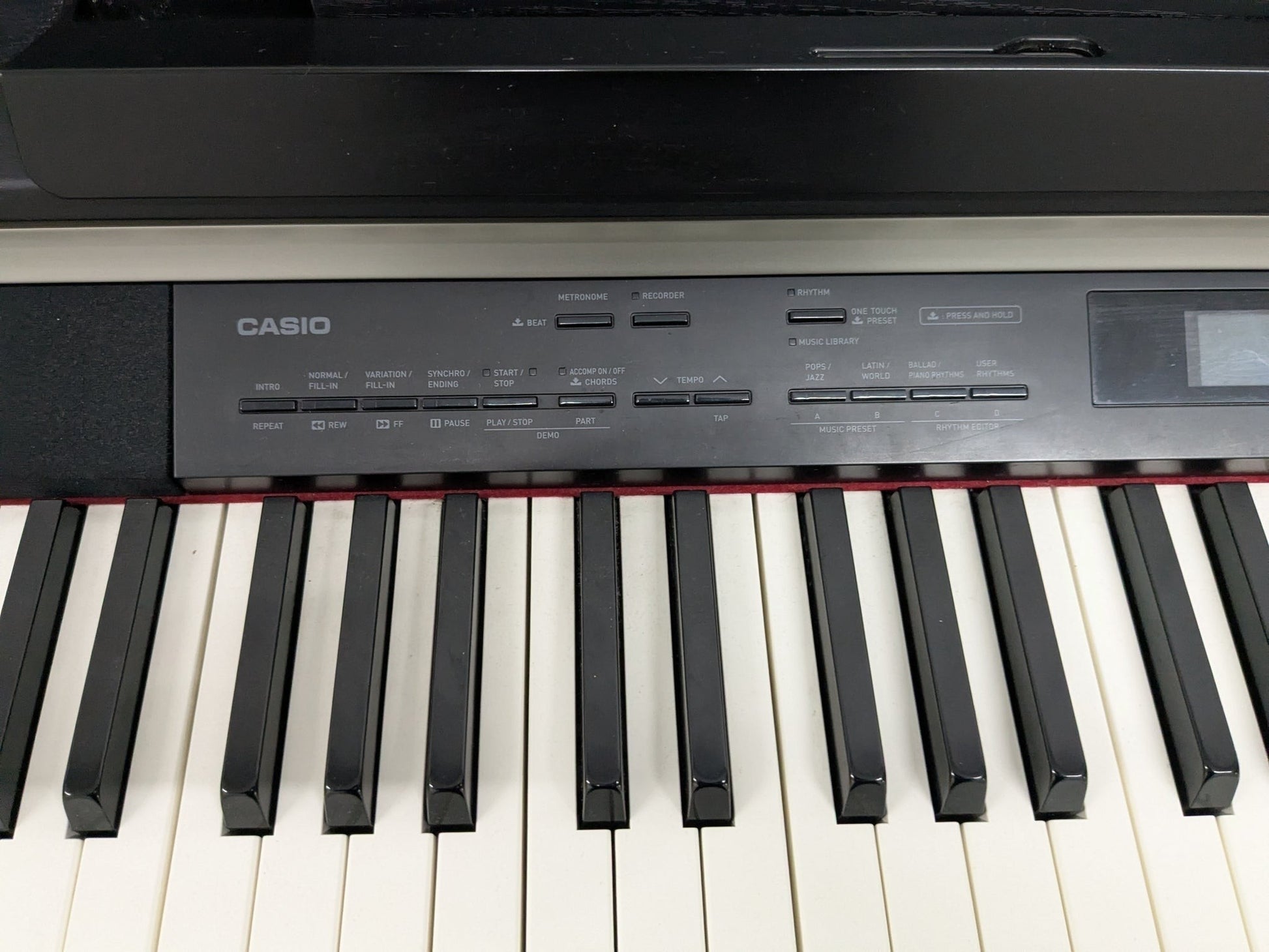 Bảng điều khiển và bàn phím 88 phím của đàn piano điện Casio AP620 tại TÂN NHẠC CỤ