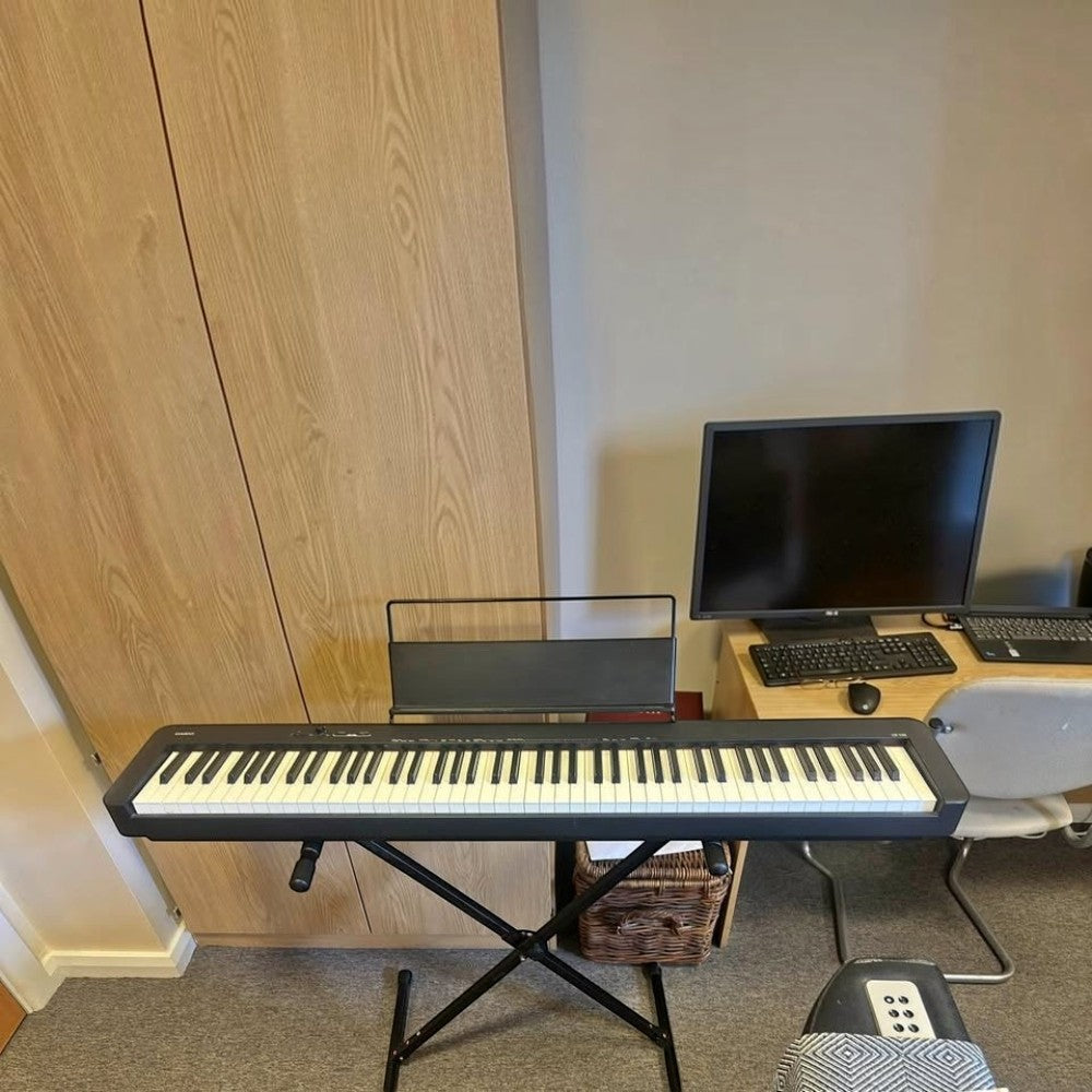 Đàn piano điện Casio CDP-S100 màu đen hàng lướt tại Tân Nhạc Cụ, thiết kế mỏng gọn với 88 phím búa cơ khí