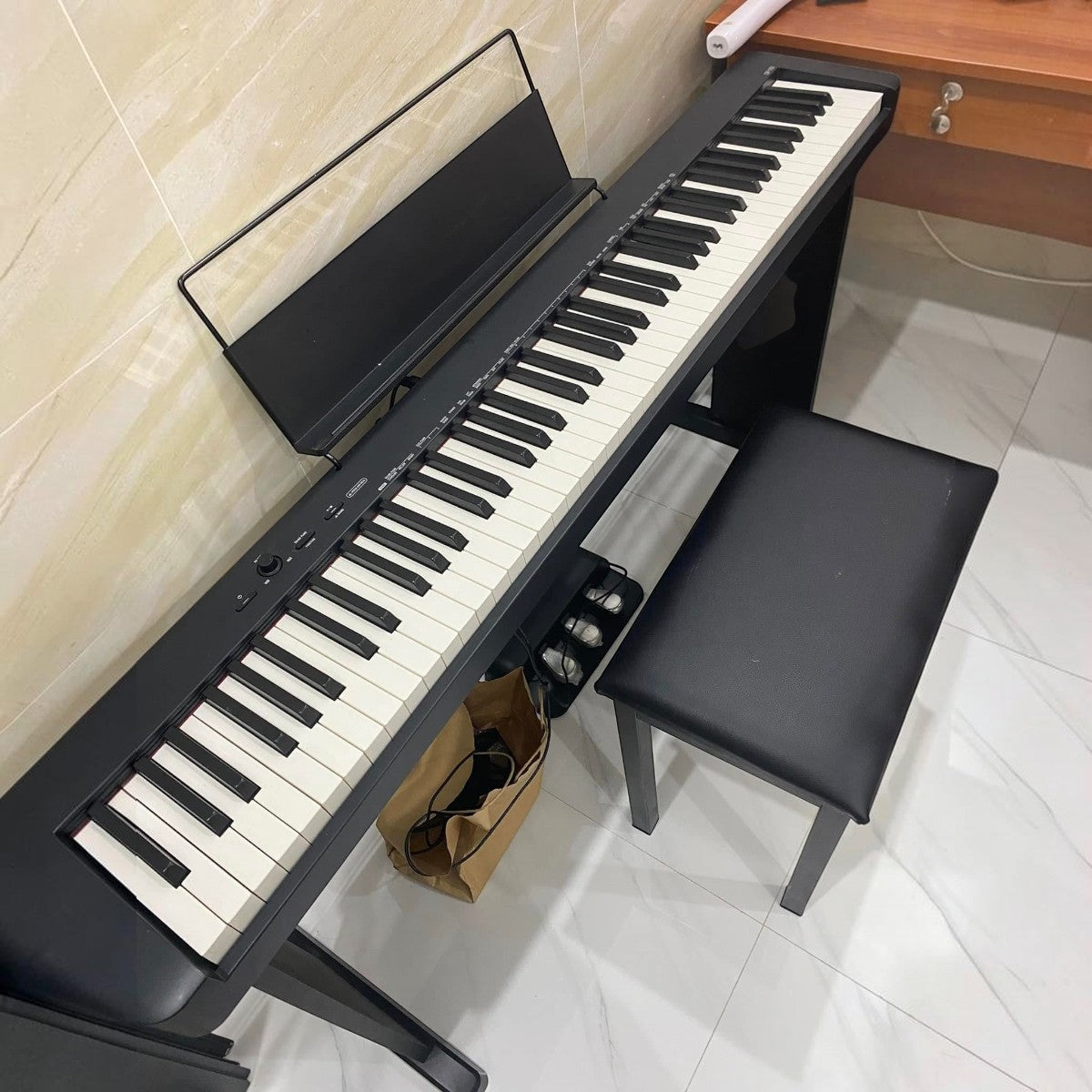 Đàn piano điện Casio CDP-S150 màu đen hàng lướt tại Tân Nhạc Cụ với 88 phím búa và giá nhạc