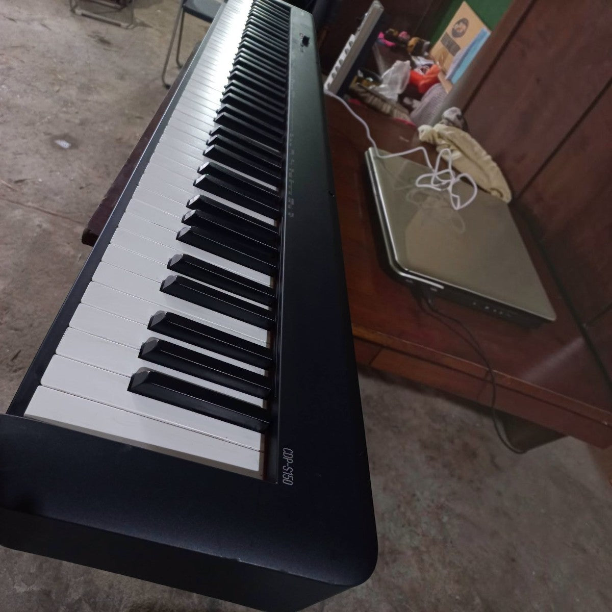 Đàn piano điện Casio CDP-S150 màu đen tại Tân Nhạc Cụ, thiết kế mỏng gọn với 88 phím búa Scaled Hammer Action II.