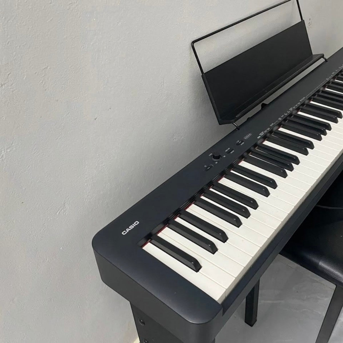 Đàn piano điện Casio CDP-S150 màu đen tại TÂN NHẠC CỤ, thiết kế mỏng gọn với 88 phím búa Scaled Hammer Action II.
