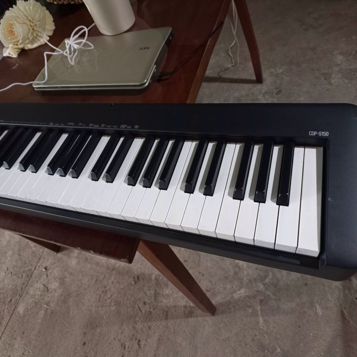 Đàn piano điện Casio CDP-S150 màu đen với 88 phím búa tại showroom Tân Nhạc Cụ