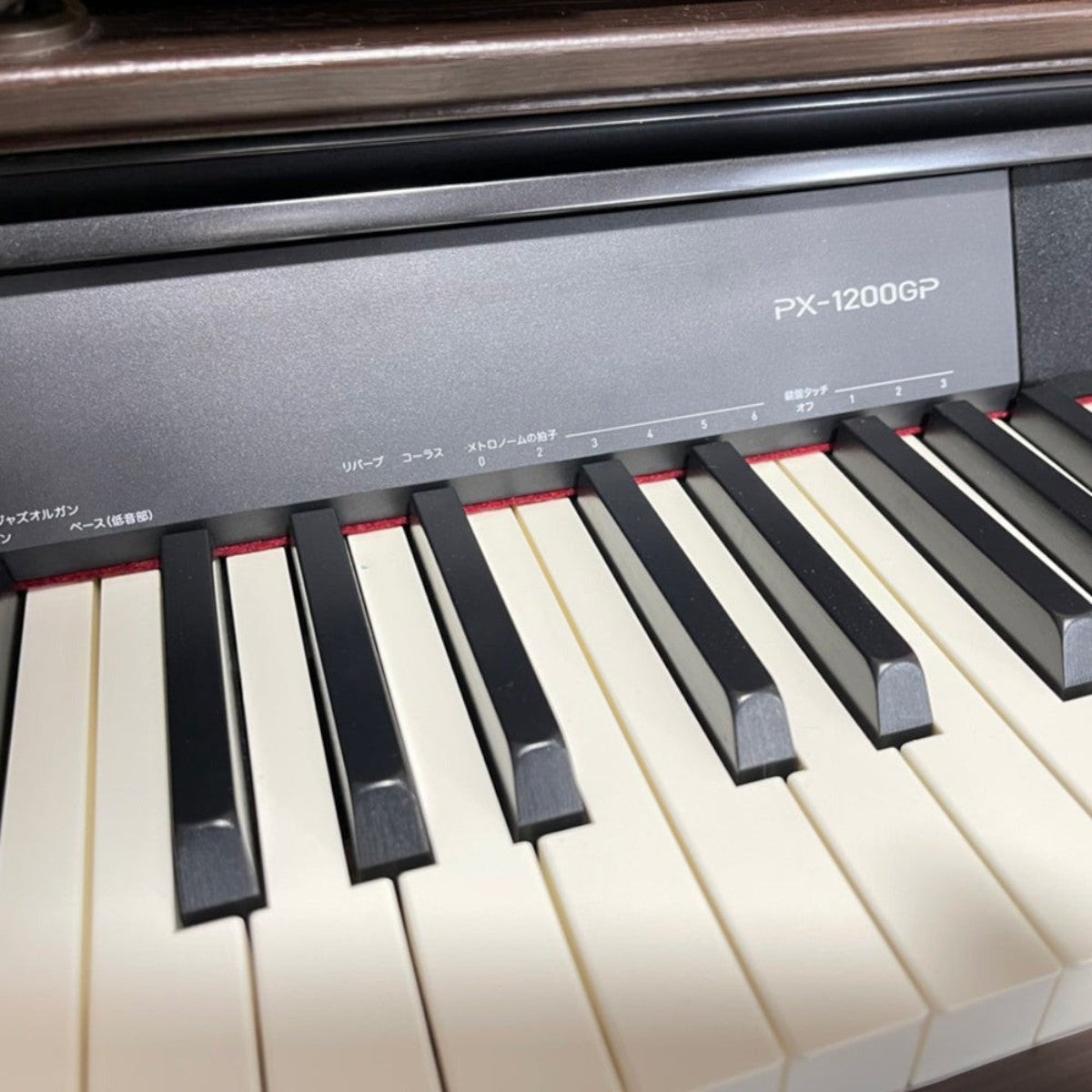 Bàn phím đàn piano điện TÂN NHẠC CỤ Casio PX-1200GP với thiết kế phím búa Tri-Sensor màu đen trắng sang trọng