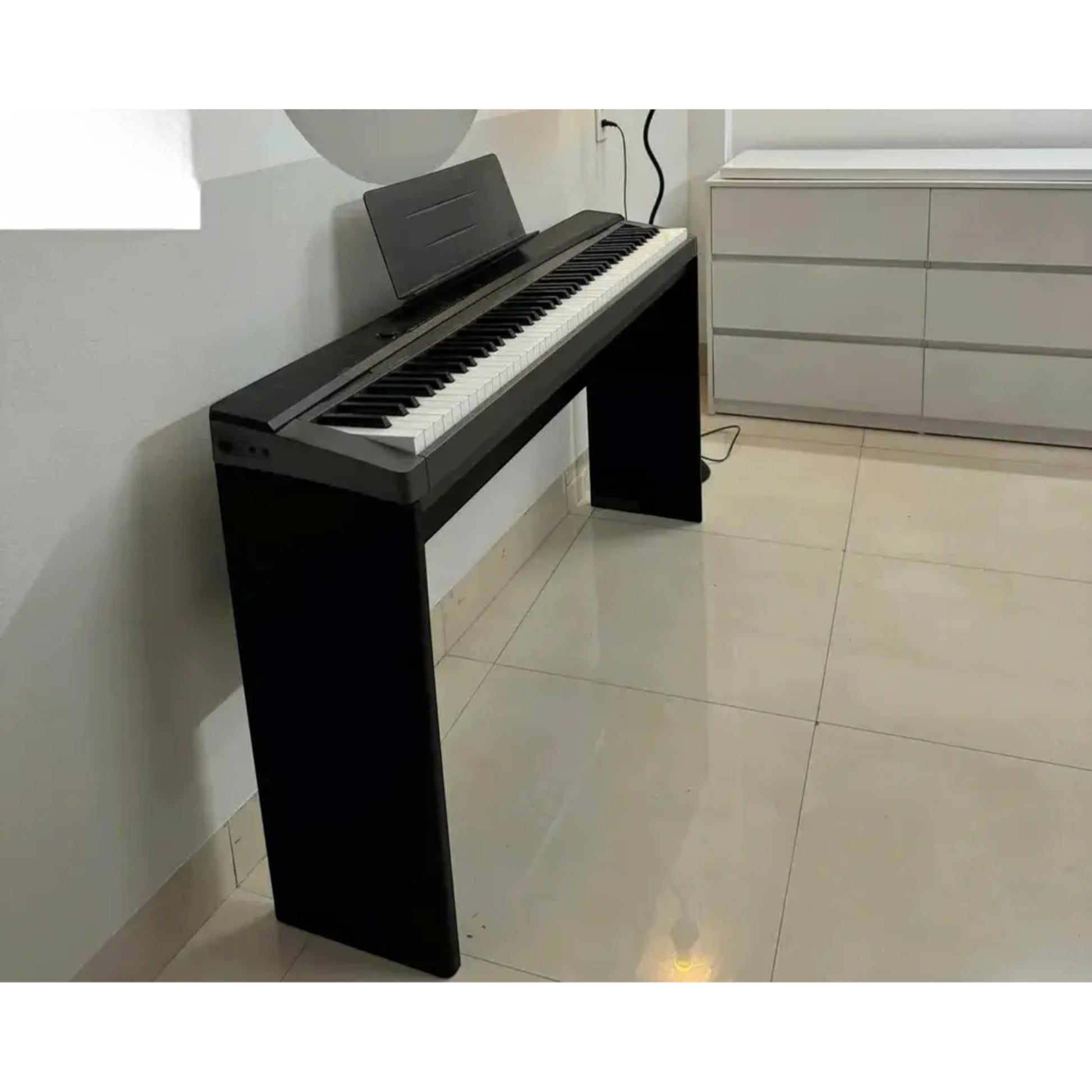 Đàn piano điện Casio PX130 màu đen thiết kế gọn nhẹ tại TÂN NHẠC CỤ, bàn phím 88 phím búa Tri-sensor.